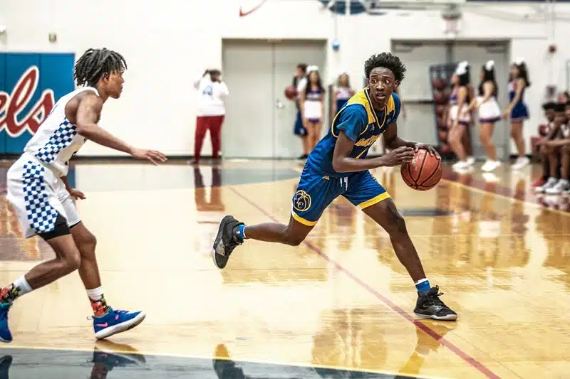 Comment choisir le meilleur poste de basket pour votre cour arrière